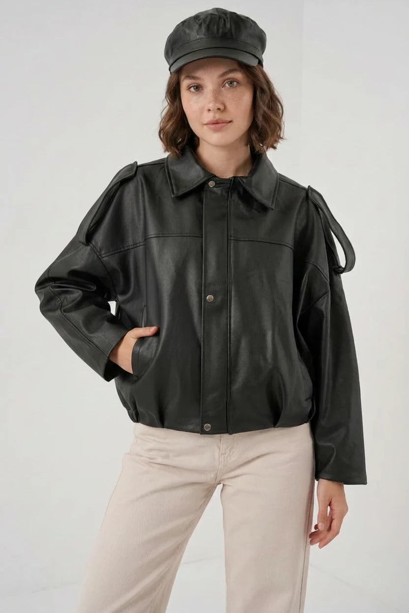 Kadın Klasik Yaka Oversize Kesim Omuz Detaylı Siyah Ceket