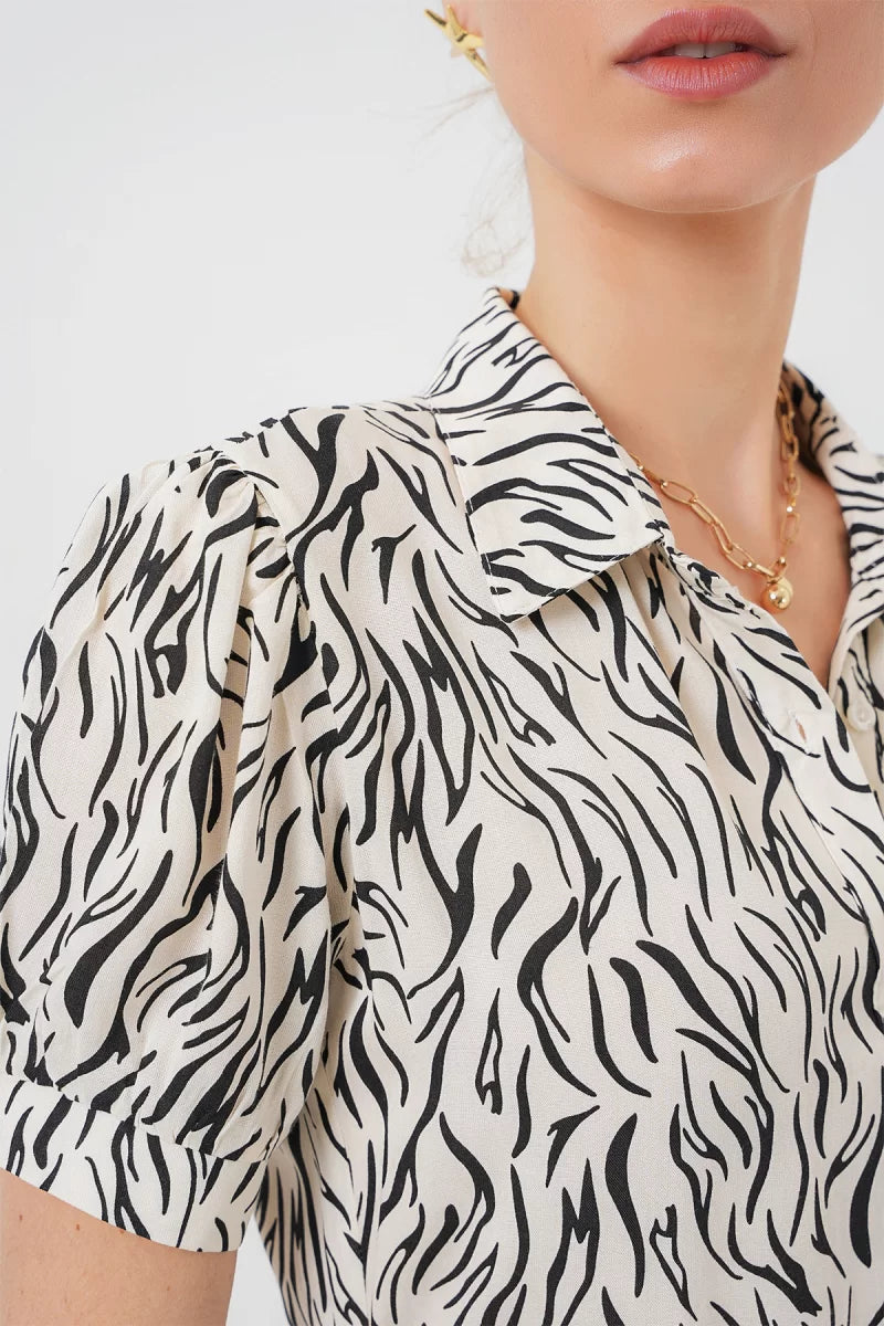 Kadın Gömlek Yaka Kuşaklı Kısa Kol Zebra Desenli Viskon C.Beyaz Elbise