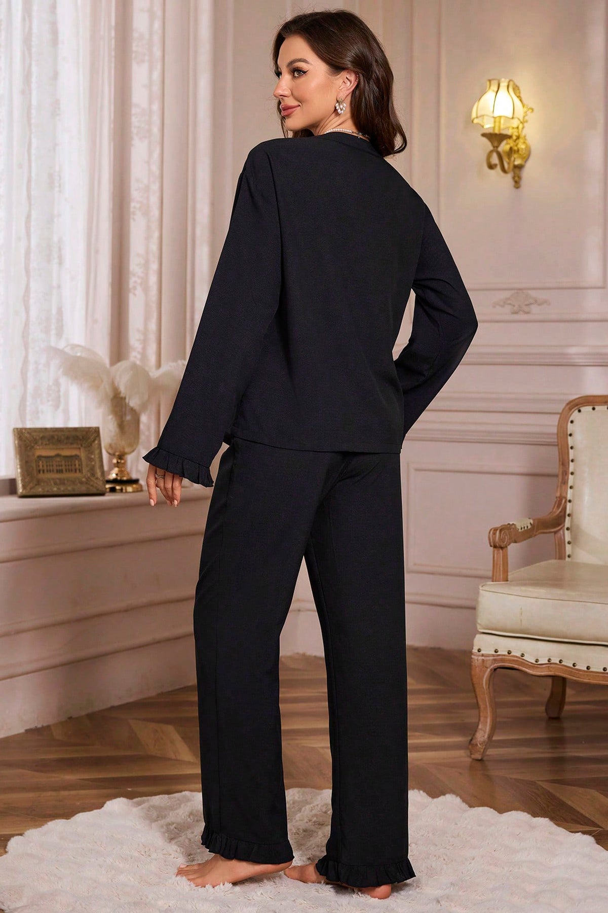 Kadın Siyah Önden Bağlamalı Kolu ve Paçası Fırfır Detaylı Uzun Kollu Pijama Takımı