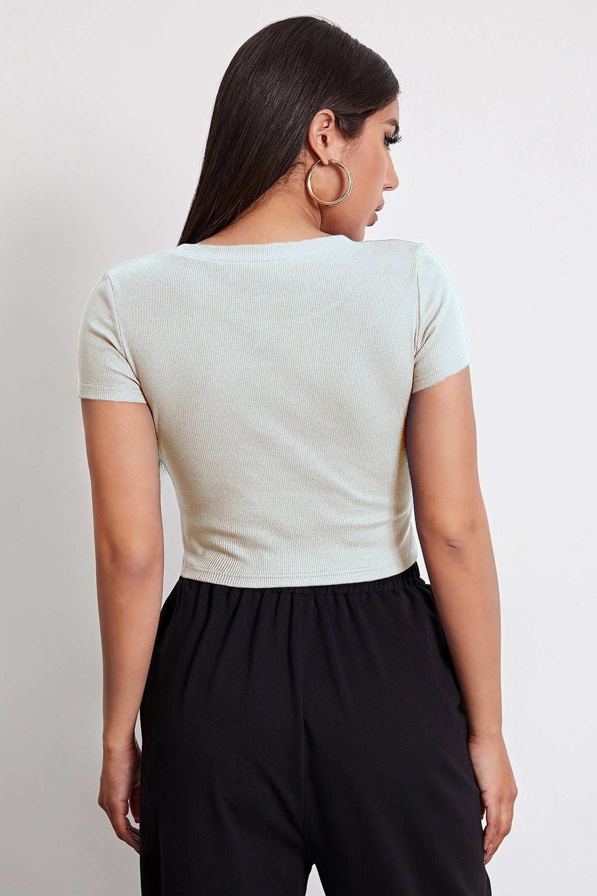 Kadın Beyaz Yuvarlak Yaka Yarım Kol Crop Top Bluz