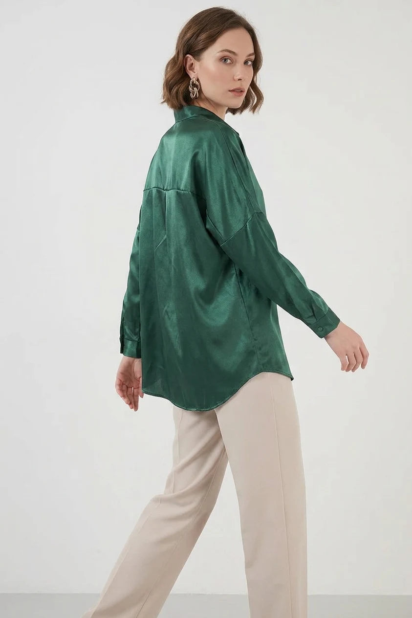 Kadın Oversize Kesim Saten Zümrüt Yeşili Gömlek