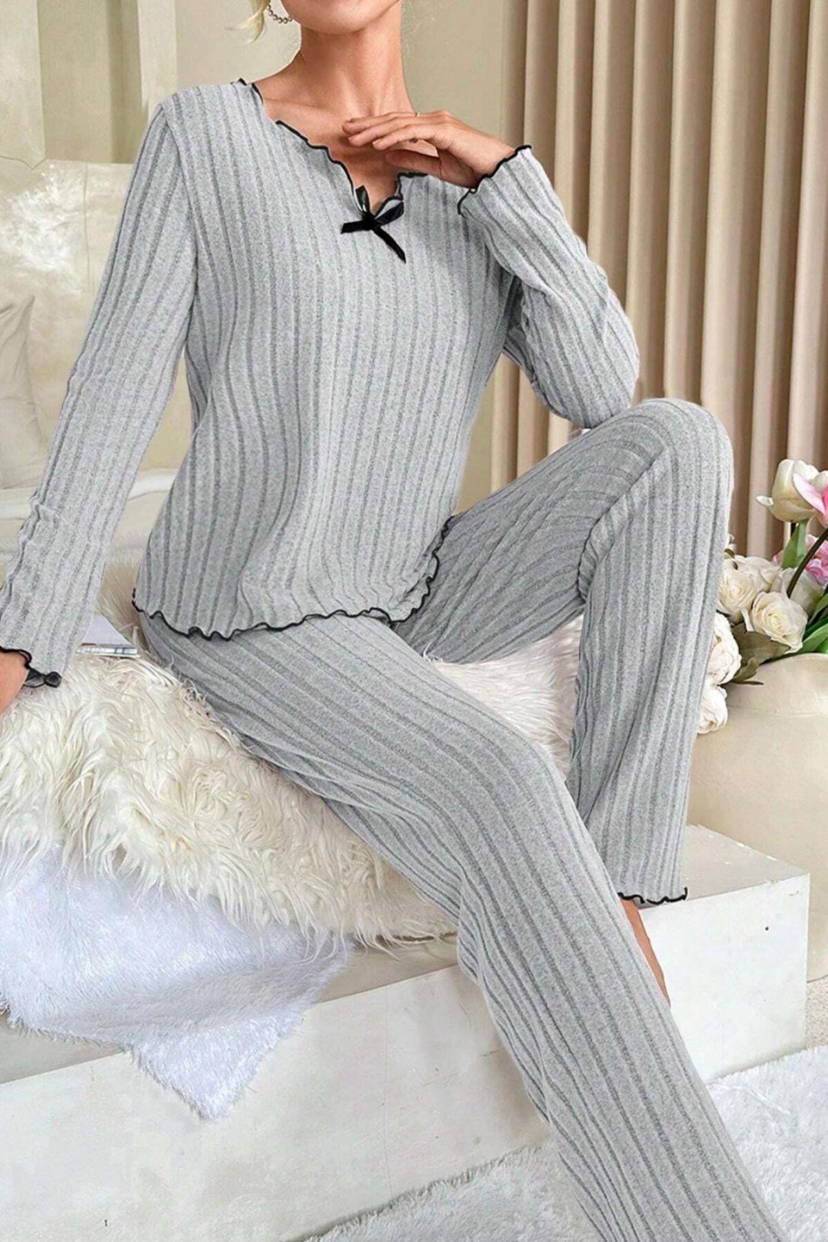 Kadın Gri Çizgili Uzun Kollu Fiyonk Detaylı Pijama Takımı Rahat Mevsimlik