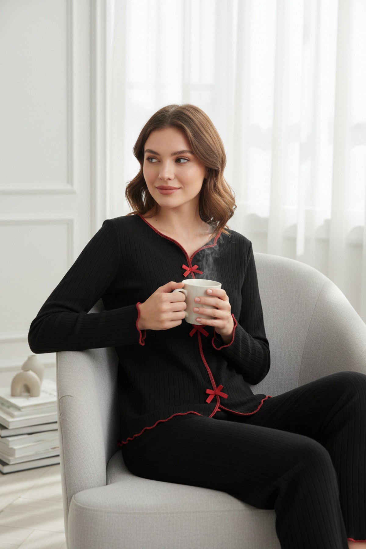 Premium Kadın 4’lü Fitilli Set – Siyah Kırmızı Biyeli (Pijama Üst, Pantolon, Bikini Takımı)