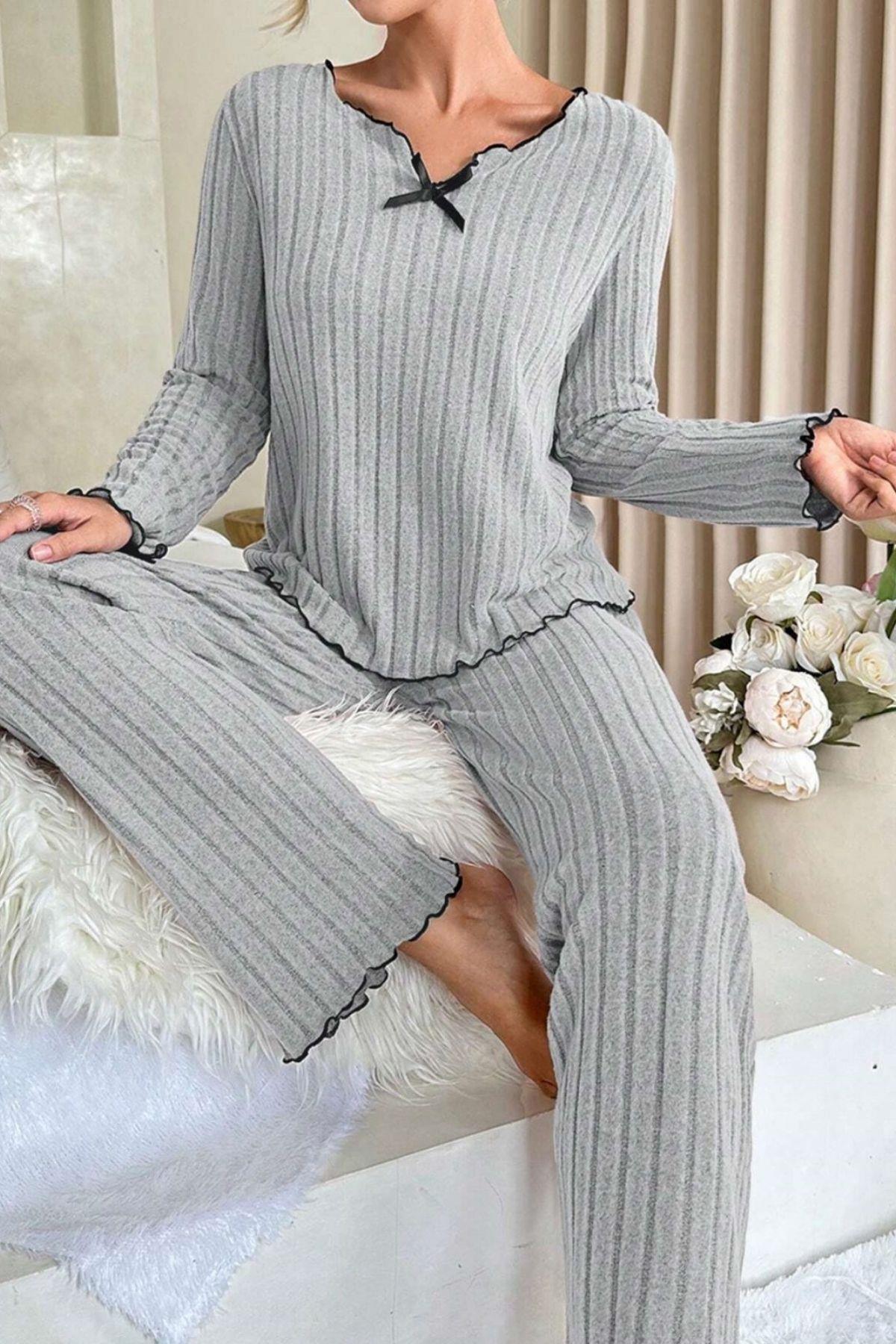 Kadın Gri Çizgili Uzun Kollu Fiyonk Detaylı Pijama Takımı Rahat Mevsimlik