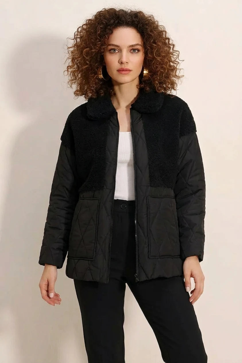 Kadın Yüksek Yaka Kapitone Peluş Detaylı Oversize Siyah Mont