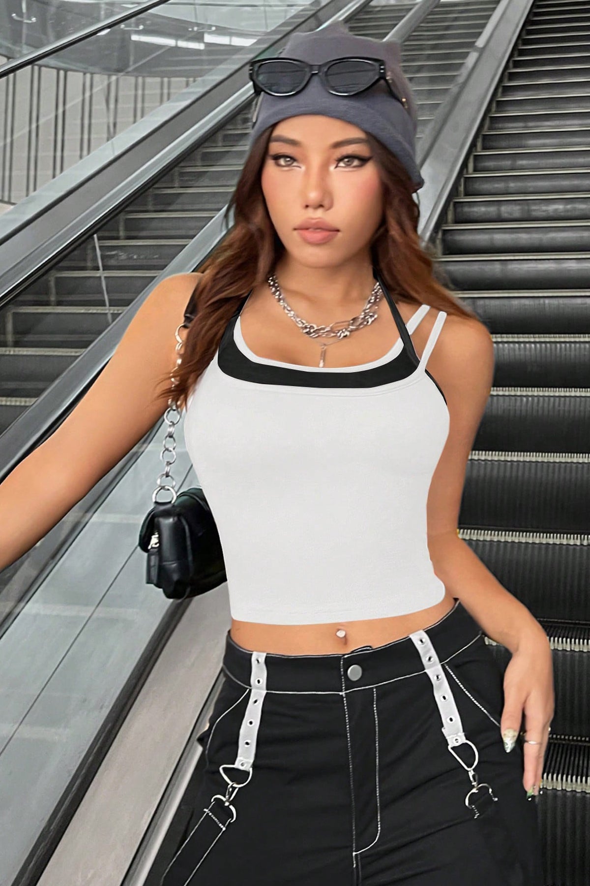 Kadın Siyah Beyaz Çift Renk Çapraz Askılı Crop Top Bluz
