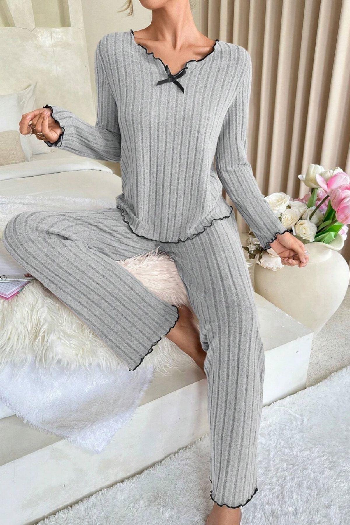 Kadın Gri Çizgili Uzun Kollu Fiyonk Detaylı Pijama Takımı Rahat Mevsimlik