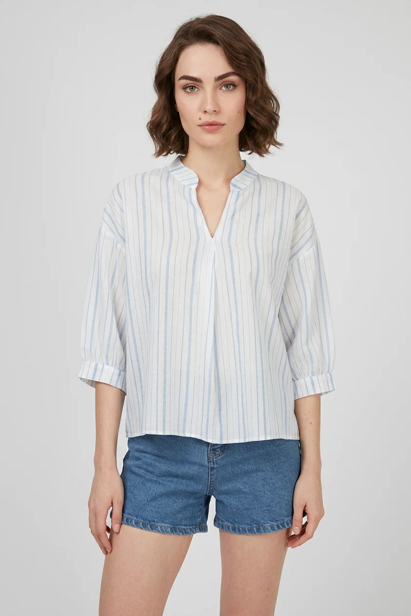 Kadın V Yaka Oversize Çizgili Viskon Açık Mavi Bluz
