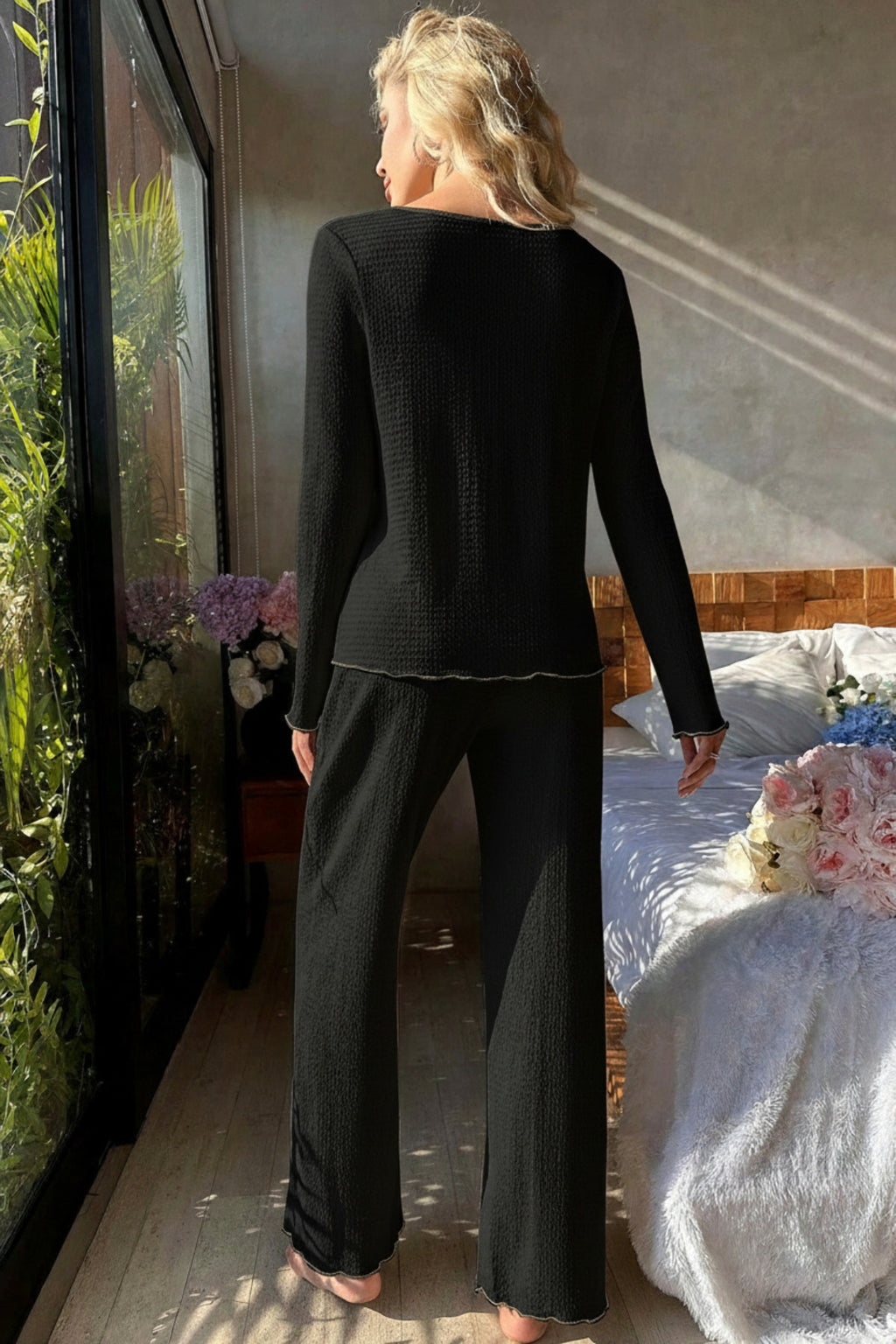 Premium Kadın Fitilli Pijama Takımı – Siyah Gold Biye Detaylı, Yumuşak Dokulu Ev Şıklığı