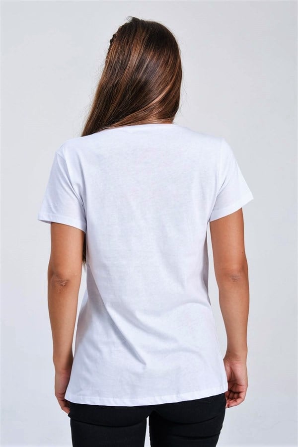 Beyaz Baskılı Pul İşlemeli Sim Şeritli T-Shirt