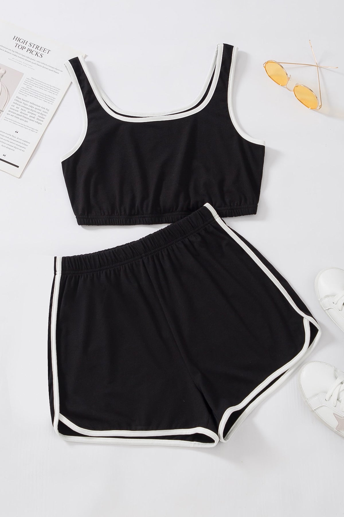 Kadın Siyah Askılı Crop Top ve Şortlu Gecelik Takım
