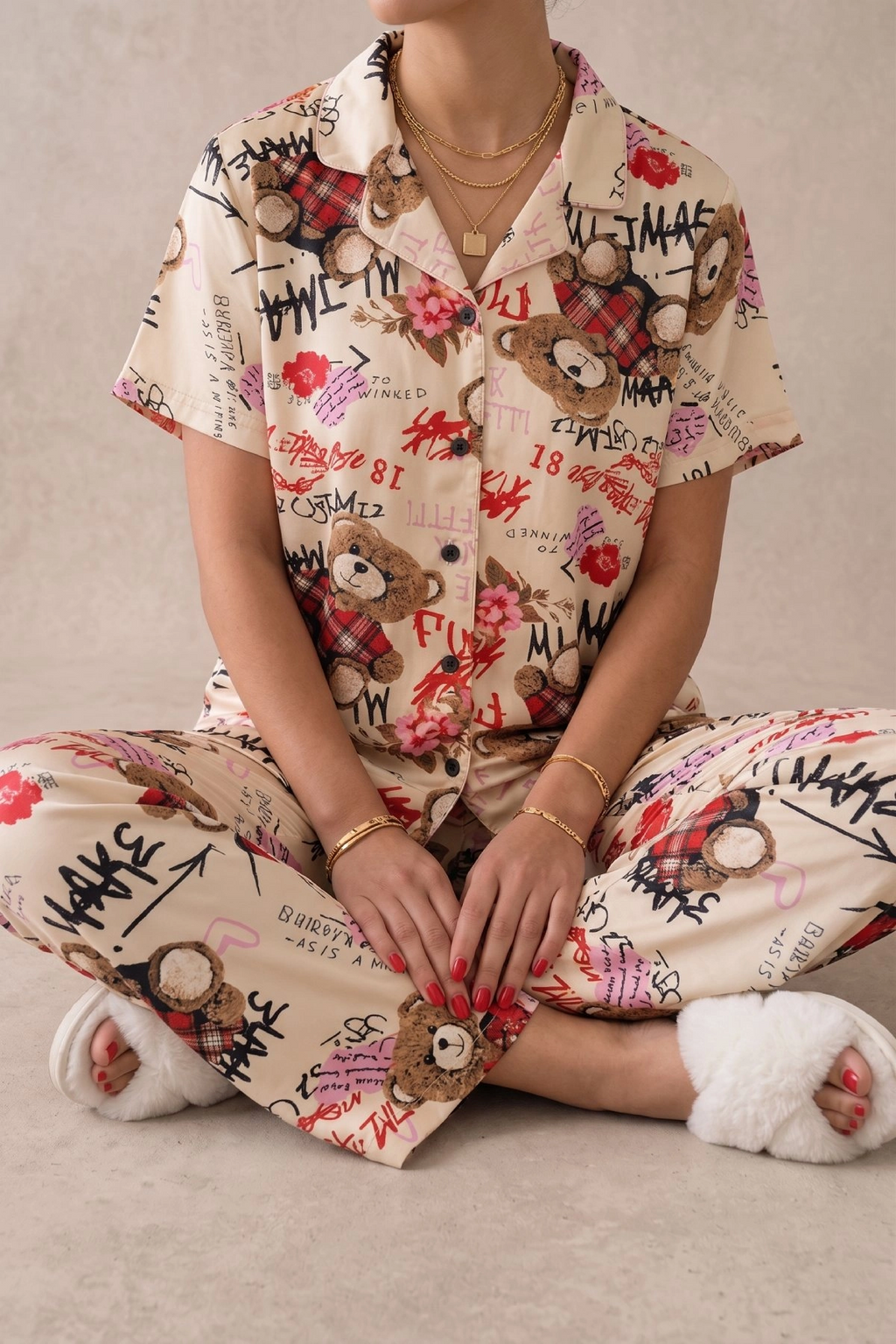 Ekru Ayıcık Desenli Kısa Kollu Gömlek Yaka Milan Kumaş Kadın Pijama Takımı